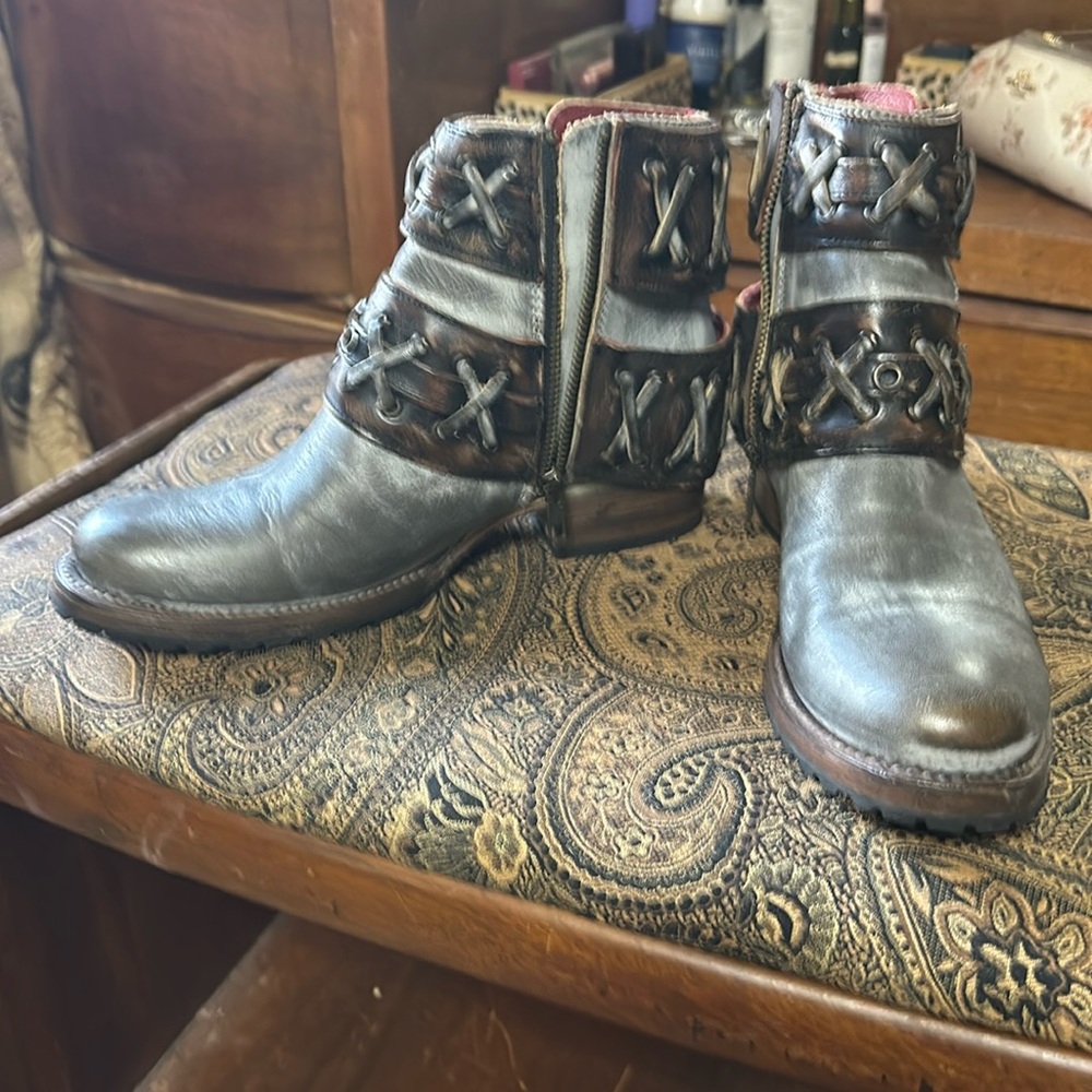 Freebird Dublin size 7